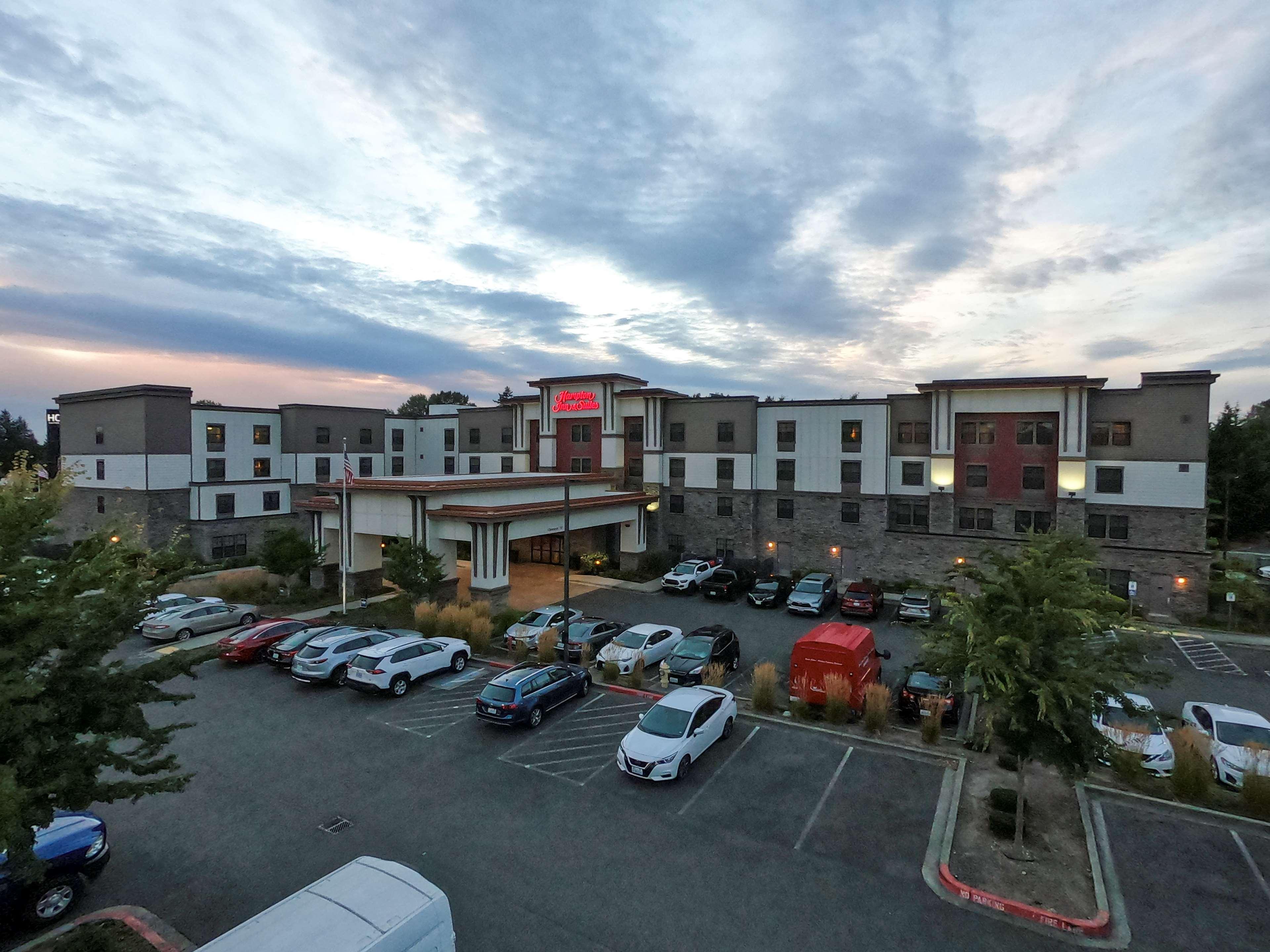 Hampton Inn & Suites Dupont Exterior photo